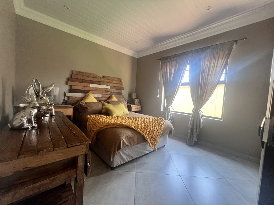 To Let 4 Bedroom Property for Rent in Wilkoppies North West